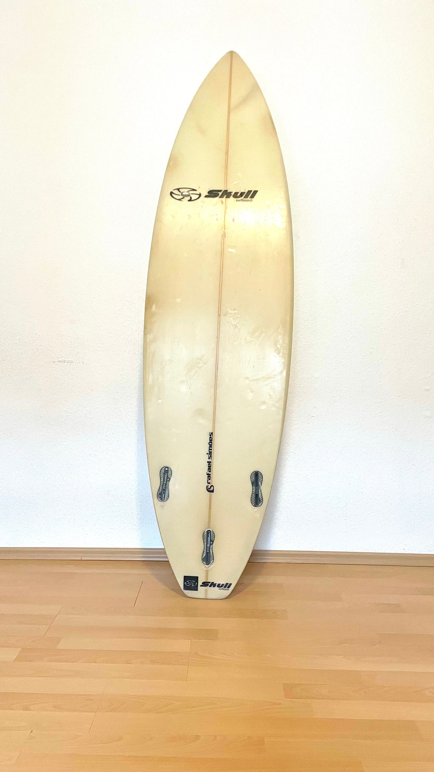 Skull Surfboards High Twist rafael simones 6"1 Shortboard