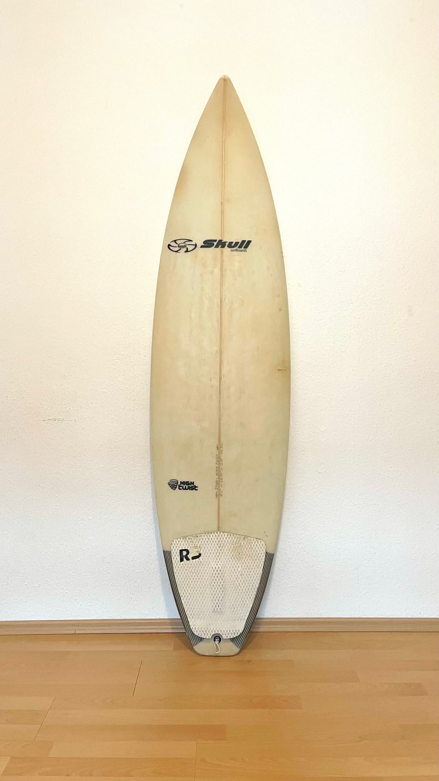 Skull Surfboards High Twist rafael simones 6"1 Shortboard