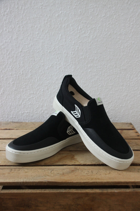 Cariuma Slip on Pro Black Skateschuhe | 41.5