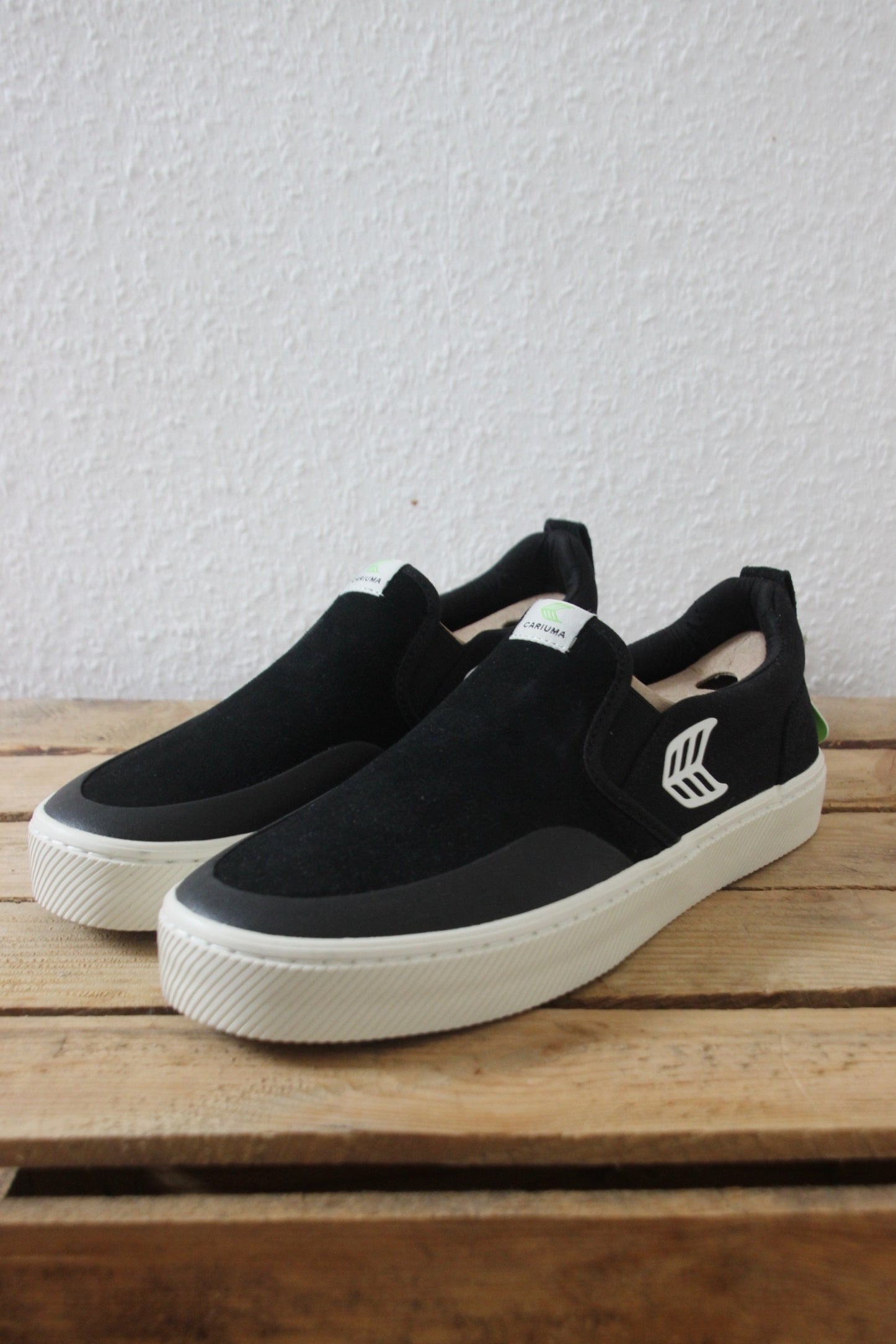 Cariuma Slip on Pro Black Skateschuhe | 41.5
