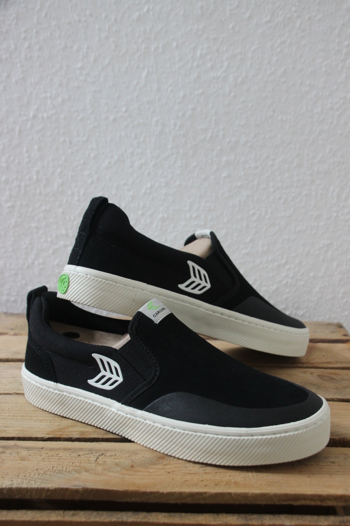 Cariuma Slip on Pro Black Skateschuhe | 41.5